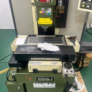 Máy phay MAKINO MHNC-25